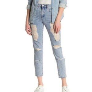 Forever 21 light wash distressed ankle length 30”